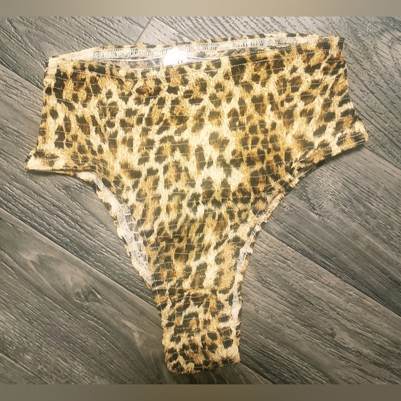 Nwt's PRINCESS POLLEY LEOPARD 🐆 HIGHWAISTED TRIANGLE STRING BIKINI 👙 SIZE US 2 - Picture 3 of 9